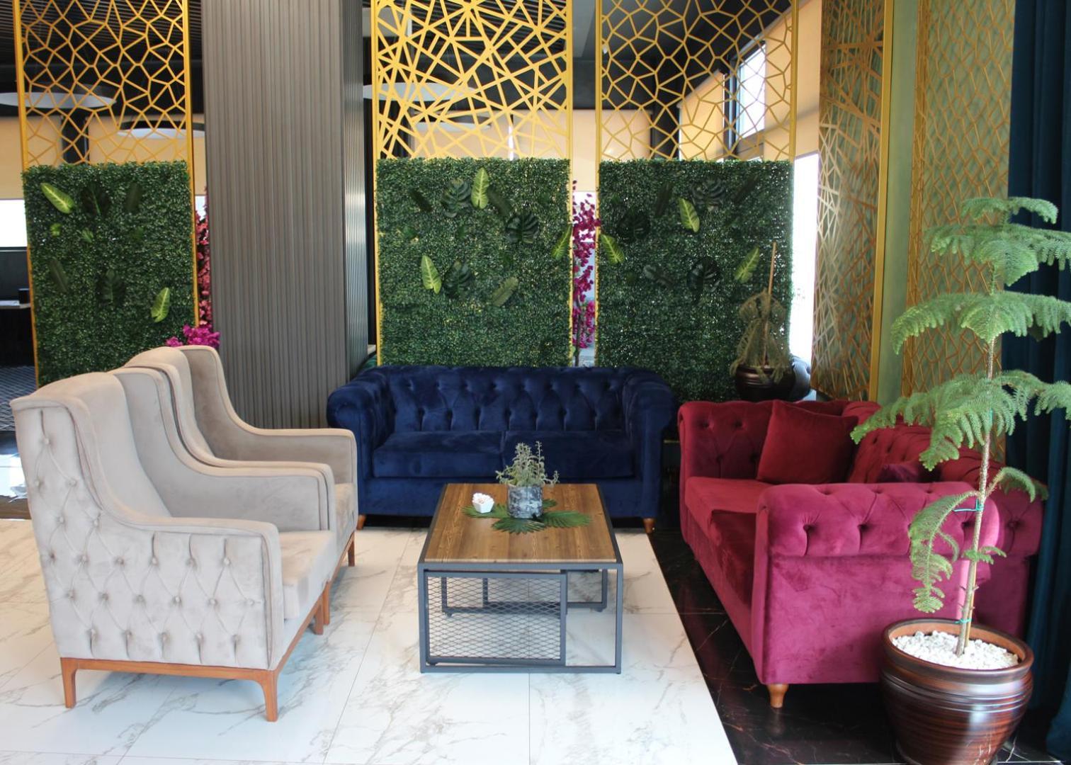 Отель Aram Business & Luxury